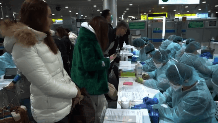 Rusya’ya yurt dışından gelenler için iki haftalık zorunlu karantina iptal