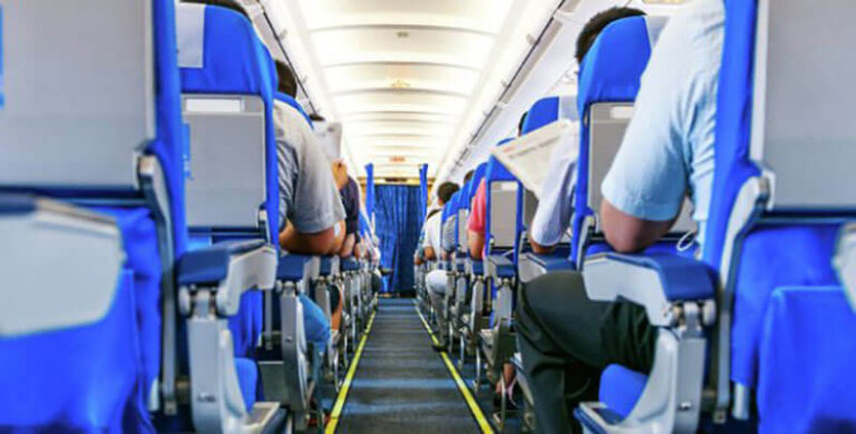 Uçaklarda yolculara ücretsiz su verilecek