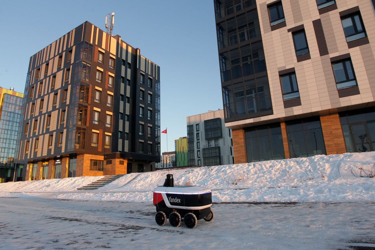 Yandex Yeda, Vkusno-i toçka restoranından siparişleri robotlar aracılığıyla teslimatlara başladı