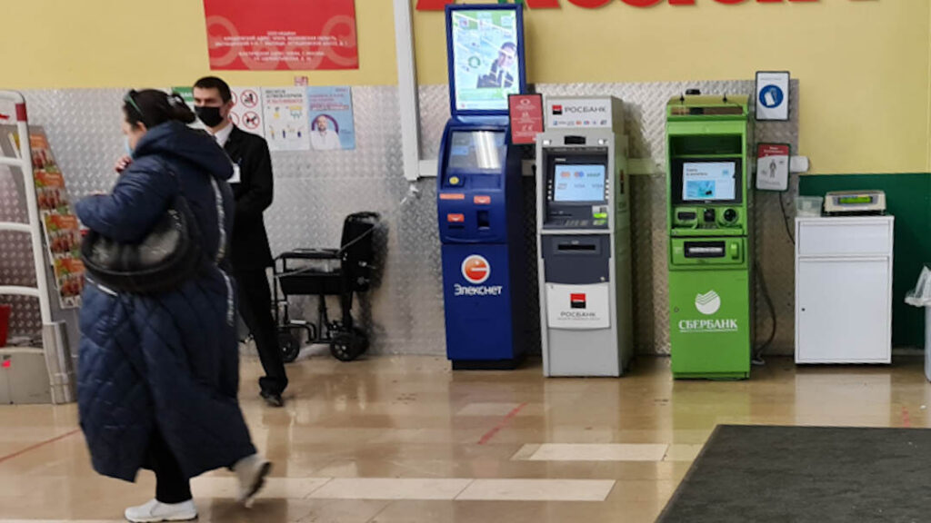 Moskova’da bazı ATM’ler internet kısıtlamaları nedeniyle çalışmıyor