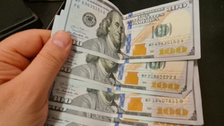 Rusya’dan 10 bin dolar üstü nakit para çıkarmak yasaklandı