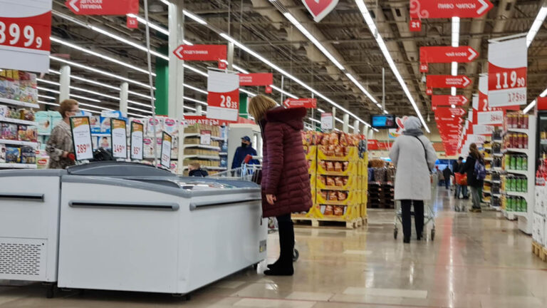 Moskova’daki tüketici fiyatlarında düşüş sürüyor