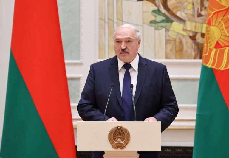 Lukaşenko, Belarus’a gerekirse stratejik nükleer silahlar da getireceklerini bildirdi