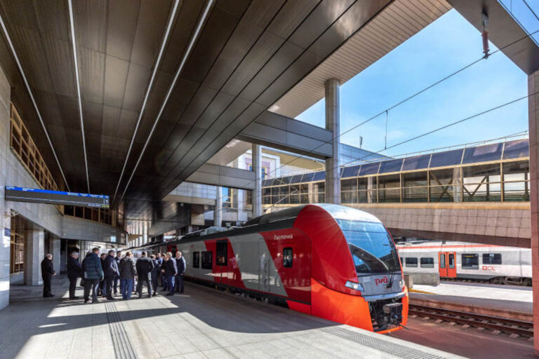 Moskova – Petersburg arasını 2 saat 15 dakikaya indirecek tren hattının inşaat başlangıç tarihi duyuruldu