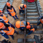 Rusya’da hızlı tren hatları için robotik ray plakası üretimine geçildi