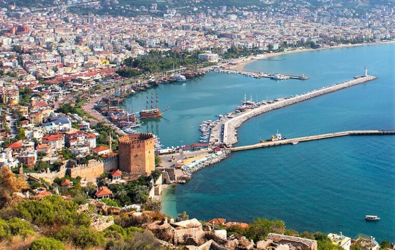 Alanya’da turizmciler bu yıl yaklaşık 2,5 milyon Rus turist bekliyor