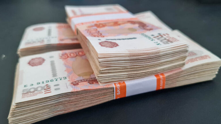 Polonya Çevre Bakanı, Rus doğal gazını ruble ile ödeyen ülkelere tepki gösterdi