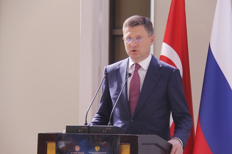 Novak: Türkiye gaz dağıtım merkezi için yol haritasını düşünüyor