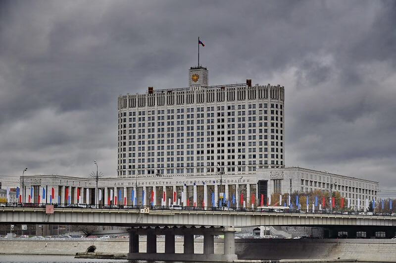 Hükümet, ruble döviz kuruna bağlı esnek ihracat vergileri getirdi