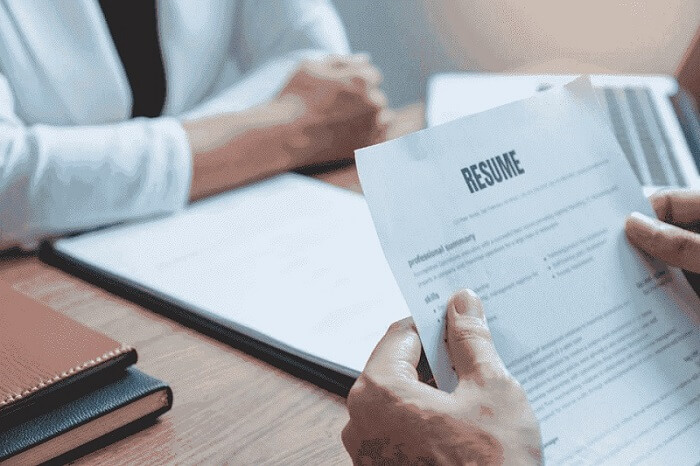 Yurt dışında iş bulmak isteyen Rusların oranı keskin bir düşüş gösterdi