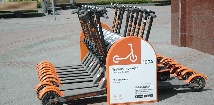 Rusya’da elektrikli scooter kullanıcılarına ehliyet zorunluluğu gündemde
