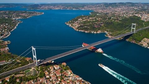 Rus turist İstanbul’da rehberlik belgesi olmadan tur düzenlemekten ceza aldı
