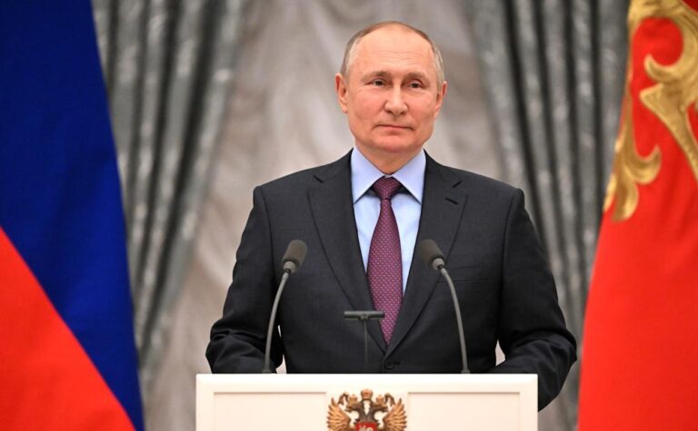 Putin, gazetecilerin sorularını yanıtladı