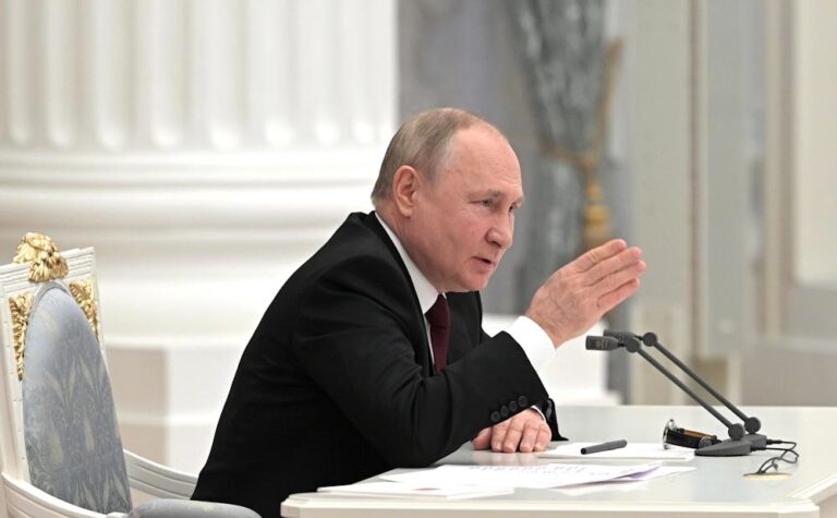 Putin, gönüllü askerlerin Ukrayna’ya gönderilmesi teklifini kabul etti