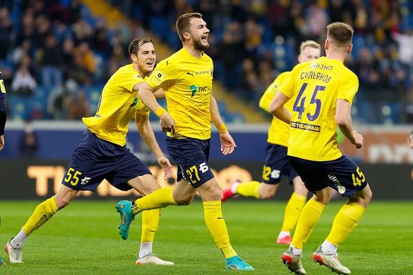 Rostov, ertelenen maçtan galip ayrıldı