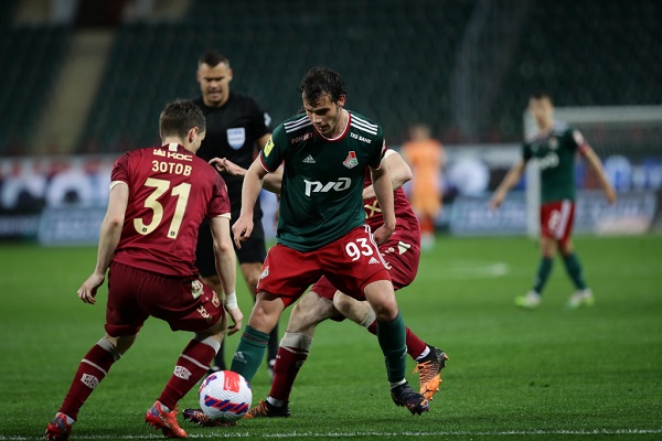 Lokomotiv son dakikada güldü
