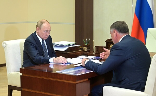 Putin’den Donetsk ve Lugansk’ta toplu konut inşaatlarına hız verilmesi talimatı
