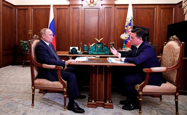 Putin, Moskova Bölgesi Valisi ile görüştü