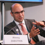 Rusya Merkez Bankası: Petrolün baz fiyatının düşürülmesi ruble kurunu etkileyebilir