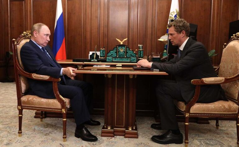 Putin: “Yaratılan sorunlara rağmen petrol ve gaz gelirlerimiz artıyor”