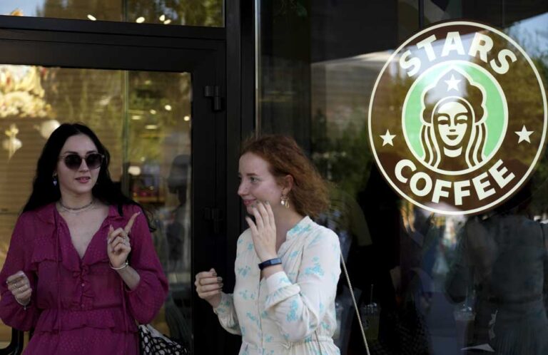 Rusya’da Starbucks’ın yerine “Stars Coffee” açıldı