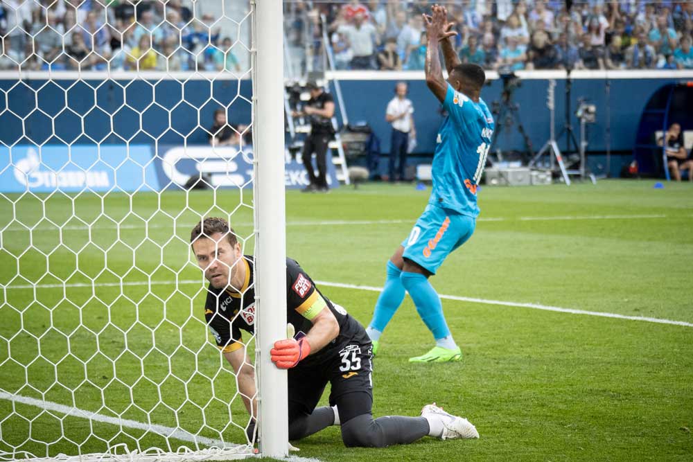 Zenit, CSKA’yı sadece yenmedi zirveden de etti