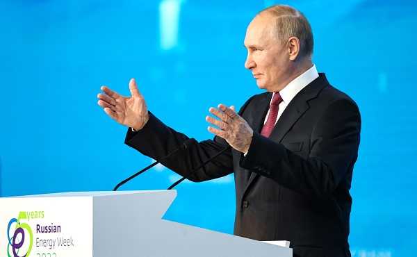Putin: Enerji işbirliği jeopolitik duruma rağmen gelişiyor