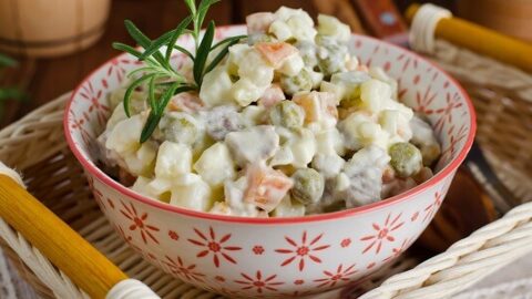 Rusya’da yılbaşı öncesi alışverişte havyar ve salata satışlarında rekor artış