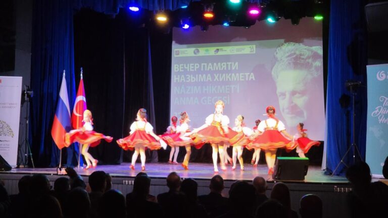 Nâzım Hikmet’in 121. doğum yıl dönümü Moskova’da kutlandı
