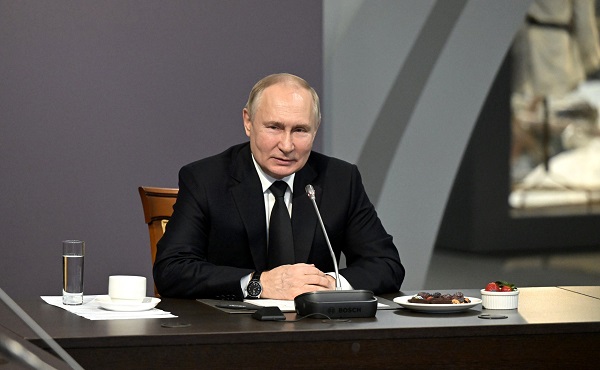 Putin: Rusya, Ukrayna’daki düşmanlığı bitirmeyi hedefliyor