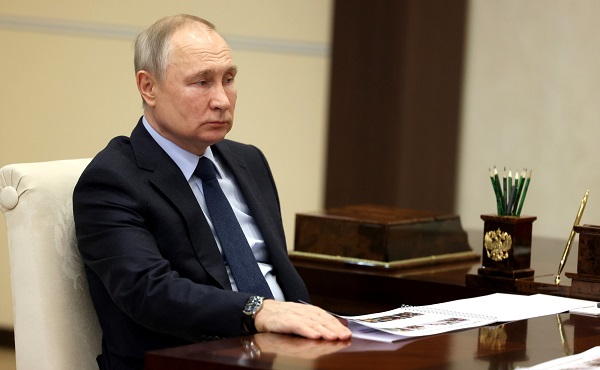 Putin, Güvenlik Konseyi’ni kritik tesislerin korunması konusunda acil topladı