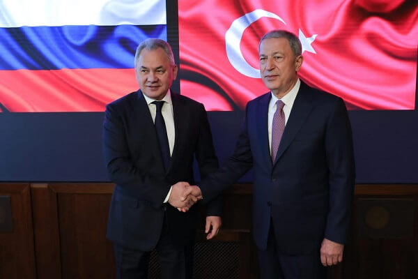 Şoygu Moskova’daki Suriye toplantısına katılan savunma bakanlarıyla ayrı ayrı görüştü
