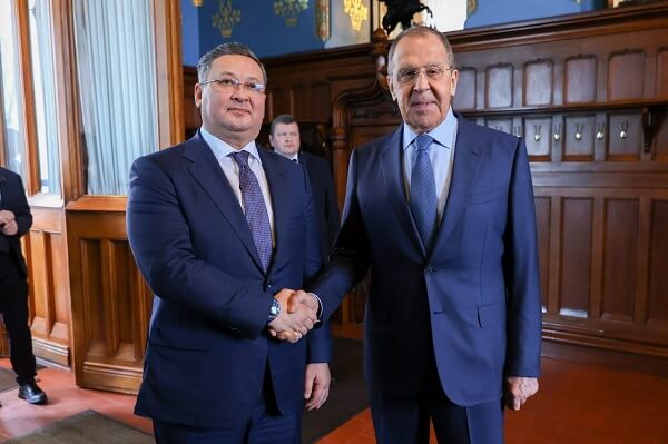 Lavrov: Batı’nın yasa dışı yaptırımlarına rağmen Kazakistan ile ticaret hacmi artıyor