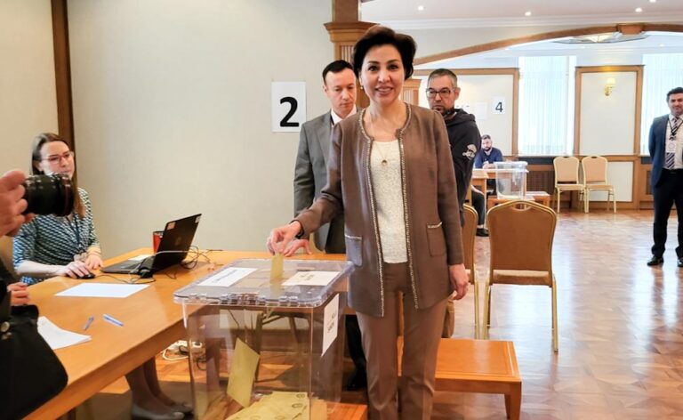 Rusya’da, Cumhurbaşkanı Seçimi’nin 2. tur oylaması başladı