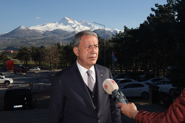 Akar: Türkiye, Rusya ve Ukrayna savunma bakan yardımcıları İstanbul’da bir araya gelecek