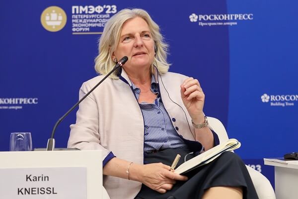 Avusturya eski Dışişleri Bakanı, Avrupa’nın savaş coşkusu içerisinde olduğunu söyledi