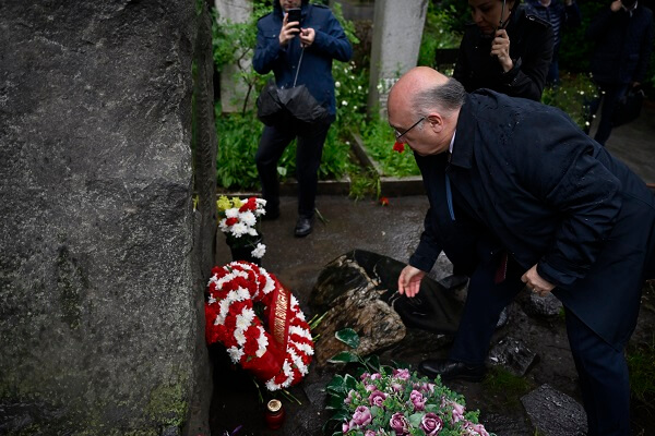 Nazım Hikmet ölümünün 60. yılında Moskova’daki mezarı başında anıldı