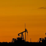 Hark Adası’na saldırı sonrası Brent petrol 104 doların üzerine çıktı