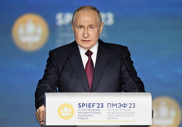 Putin: Rusya’dan ayrılmayan yabancı şirketleri bizden sayıyoruz