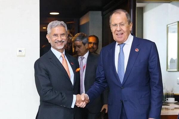 Rusya ve Hindistan Dışişleri Bakanları ASEAN toplantısı kapsamında bir araya geldi