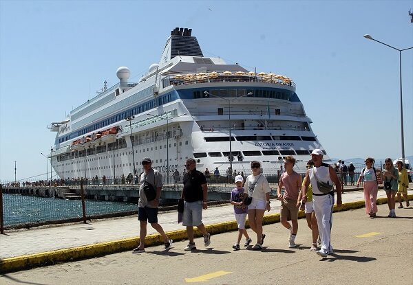 Trabzon–Soçi feribotu yolcuları rubleyle ödeme yapabilecek