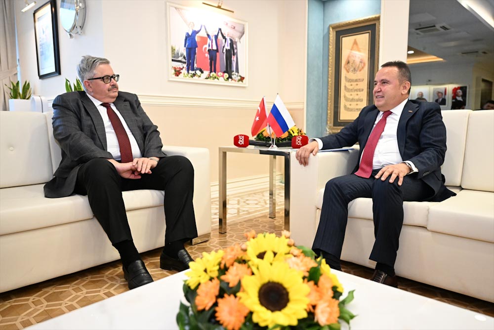 Rus büyükelçi Erkhov’dan Antalya Büyükşehir Belediye Başkanı Böcek’e ziyaret