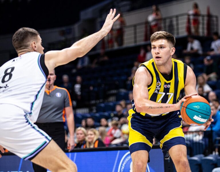 Fenerbahçe Beko Moskova’da üçüncü oldu