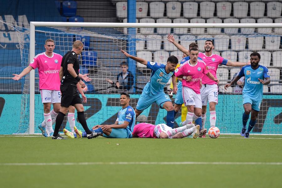 Zenit’e Orenburg şoku!