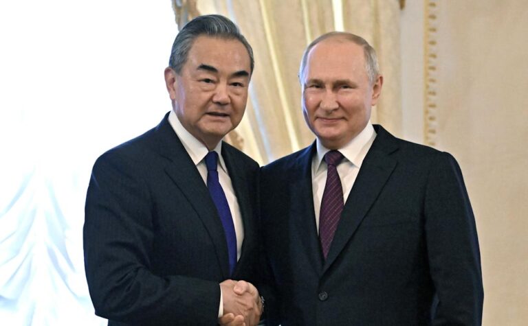 Putin’den, Çin’e “tek kutuplu hegemonyaya direnme” çağrısı