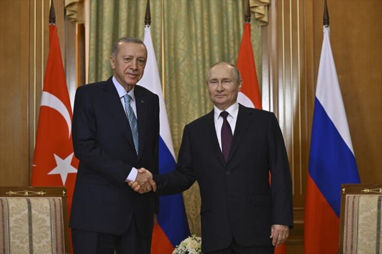 Peskov: Putin ve Erdoğan arasındaki görüşmelerin ilk bölümü çok yapıcıydı