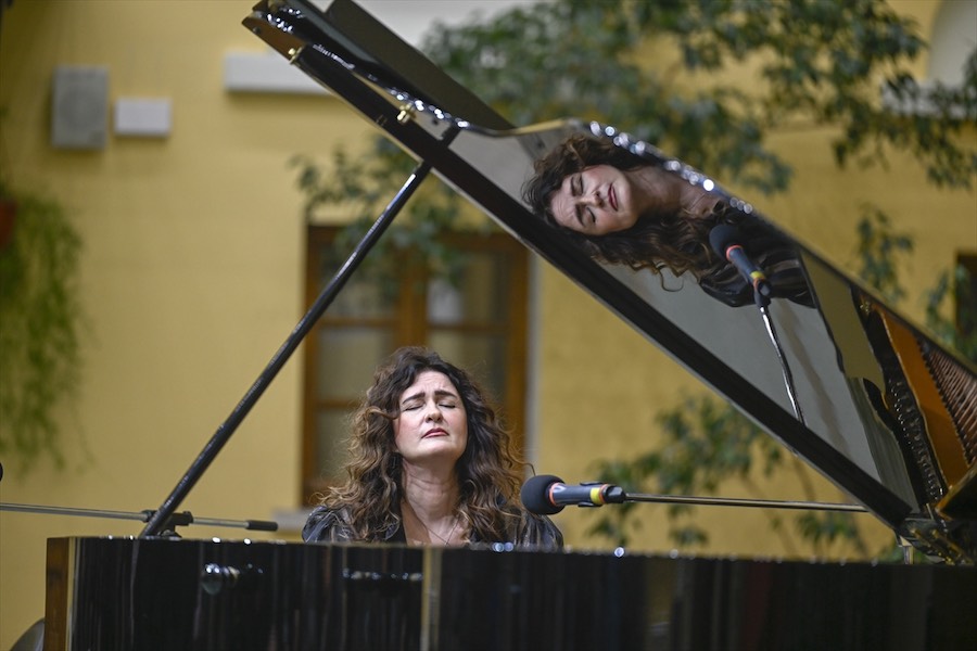 Piyanist Anjelika Akbar Moskova’da konser verdi