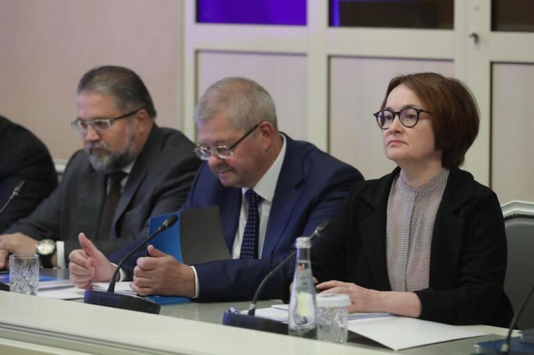 Merkez Bankası yönetimi ile milletvekilleri toplantı yaptı