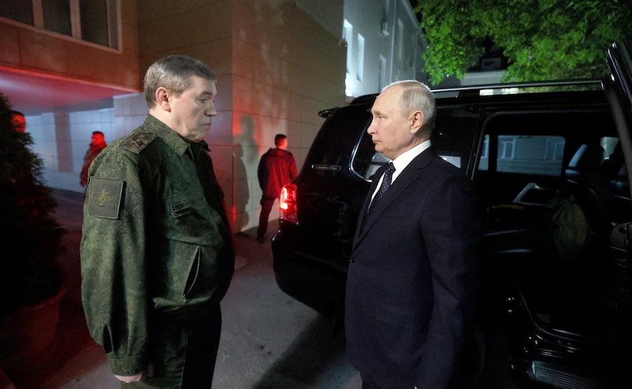 Putin, Rostov’daki Silahlı Kuvvetler Karargâhını ziyaret etti