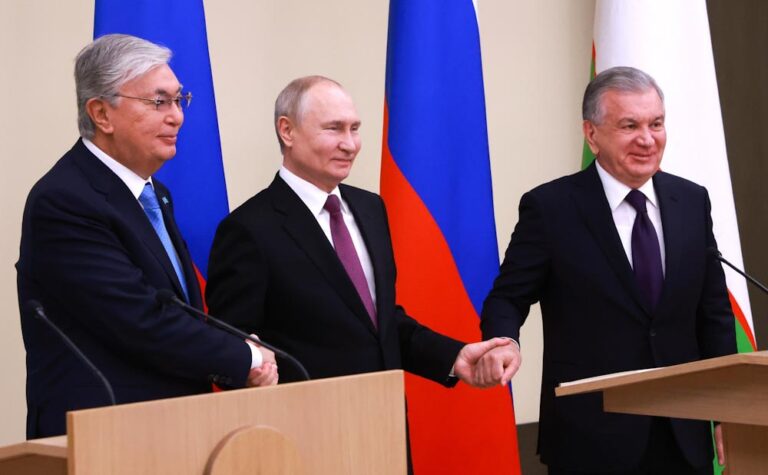 Rusya, Kazakistan üzerinden Özbekistan’a doğal gaz sevkiyatına başladı.